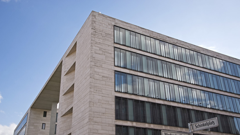 Захарова призвала МИД ФРГ ответить за симуляцию ЕС в переговорах по Украине