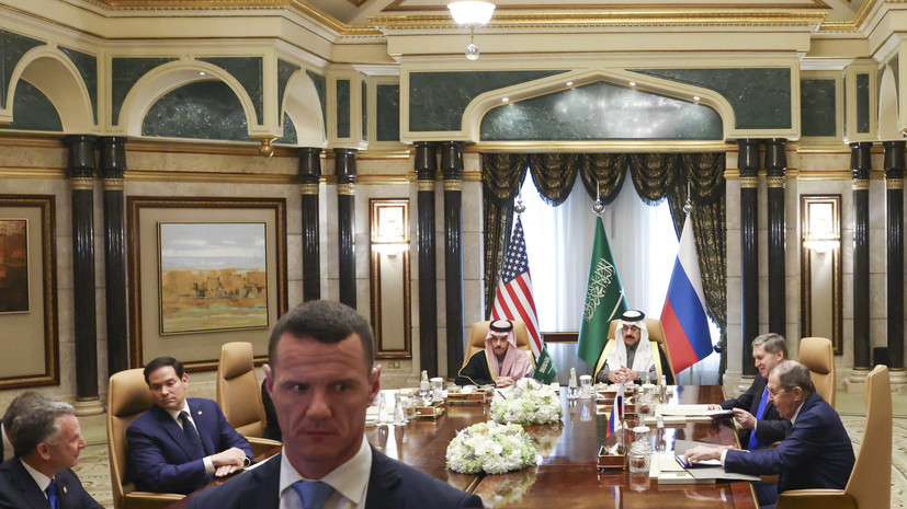 Саймс: основной темой переговоров стало возобновление отношений России и США