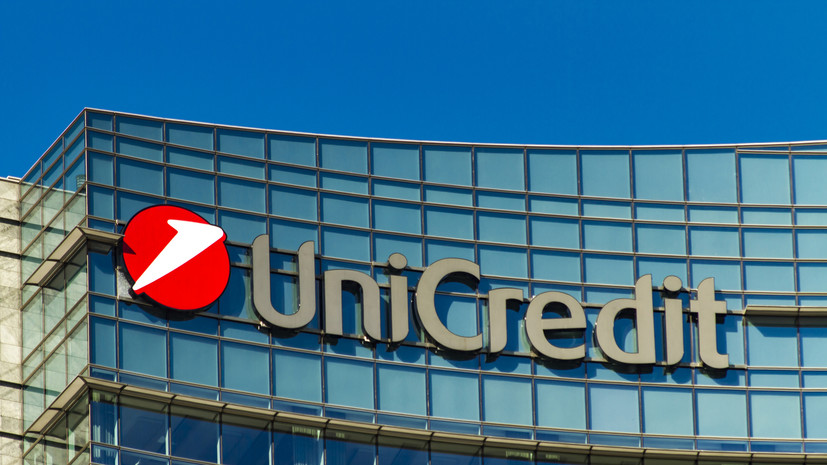 Глава UniCredit: банк покинет Россию даже при завершении боёв на Украине