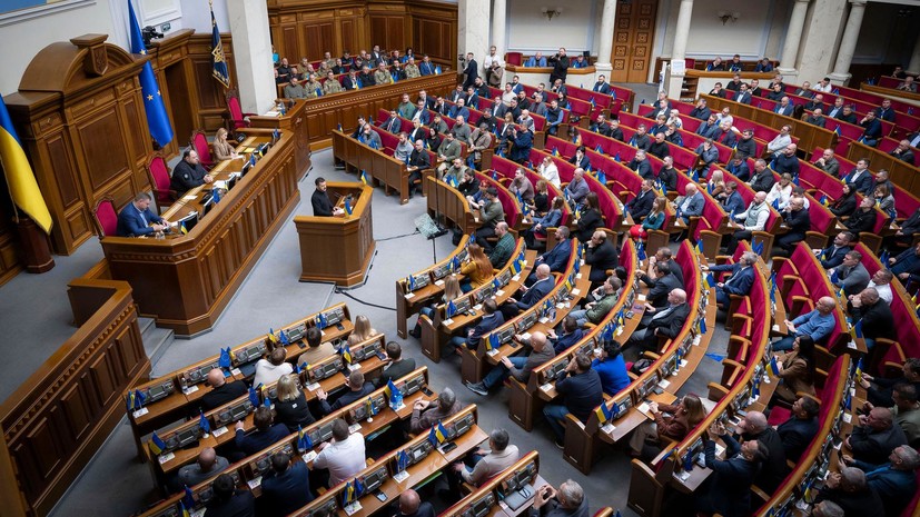 В присутствии европейских чиновников: Верховная рада провалила голосование за продление полномочий Зеленского