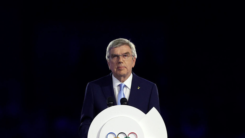 МОК принял отставку Баха с поста члена организации