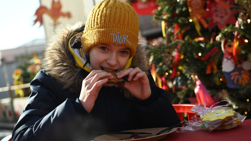 Врач Лазуренко: от переедания блинов может пострадать печень