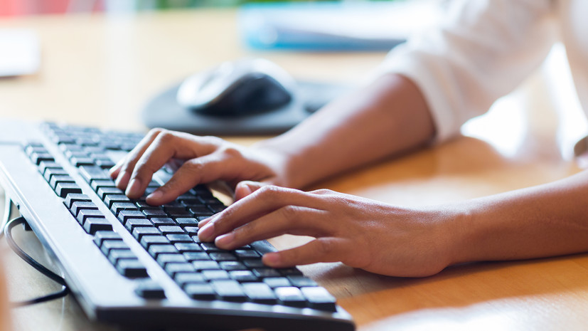 АНО «Евразия» передала клавиатуры с абхазской раскладкой в школы республики