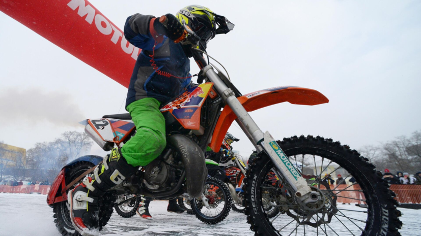 У участника чемпионата России по мотогонкам на льду подозрение на перелом позвоночника