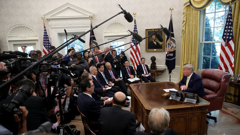 Политолог: Овальный кабинет — сцена, но настоящие переговоры идут за кулисами