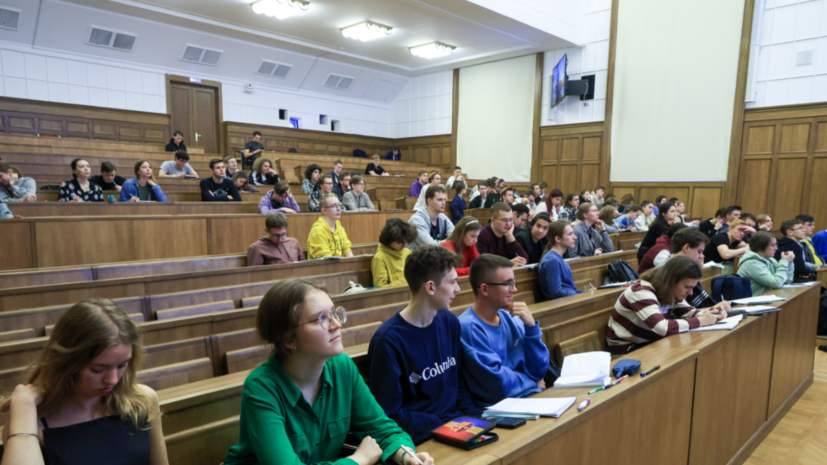 В Госдуме предложили привлечь студентов вузов к преподаванию в колледжах