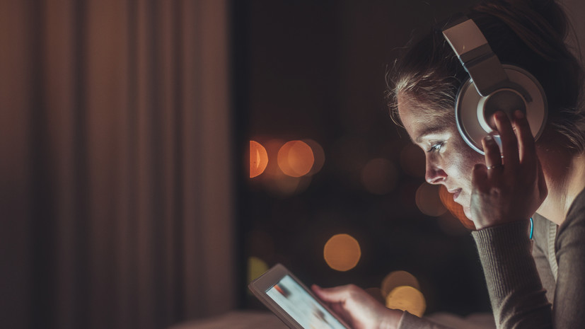 Невролог Лебедева посоветовала не злоупотреблять шумоподавляющими наушниками