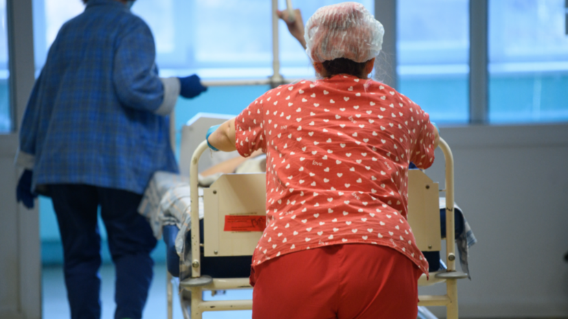 Двух пострадавших от удара ВСУ по ТЦ подростков направили на лечение в Москву