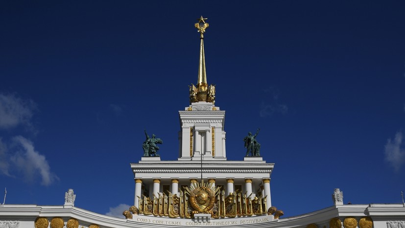 Канатная дорога на ВДНХ в Москве приостановила работу из-за сильного ветра