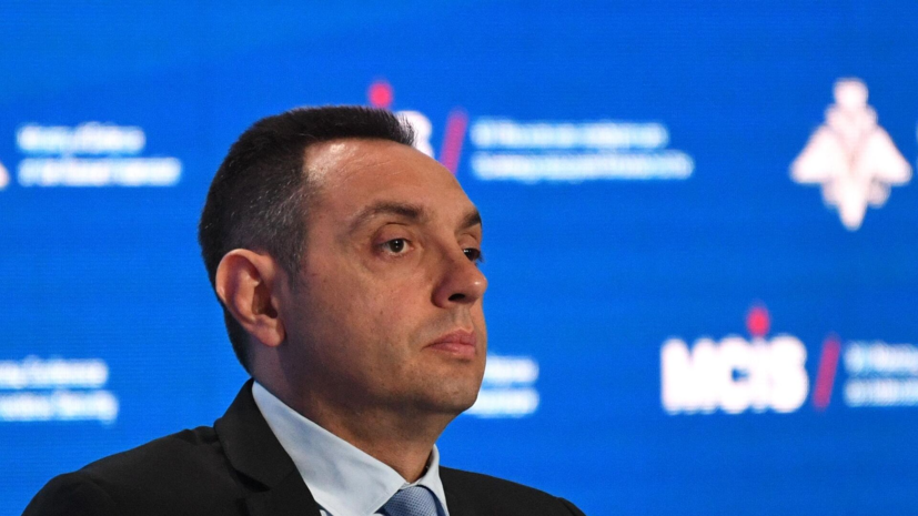 Вулин заявил, что Сербия никогда не вступит в конфликт с Россией
