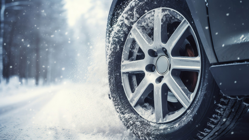 Автоэксперт Абрамейцев посоветовал не ездить на авто на летних шинах в снег