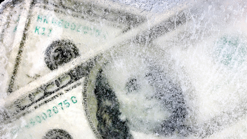 Глава ЕК заявила о заморозке тарифов против США на 90 дней