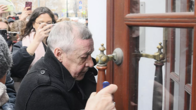SHOT: Ефремов раз в месяц будет ходить в отделение МВД, чтобы отмечаться