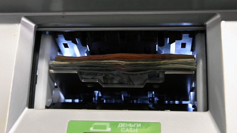 Экономист Паулаускас рассказал, кого коснутся ограничения по снятию наличных