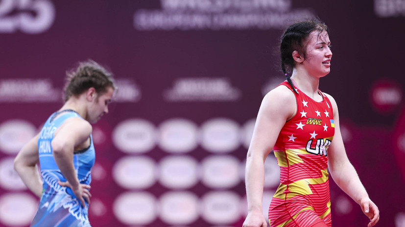 Украинка отказалась от фотографии с россиянкой на награждении на чемпионате Европы по борьбе