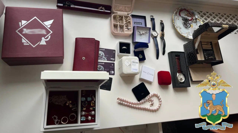 ТАСС: у ректора ПсковГУ нашли 11 люксовых сумок и три шубы