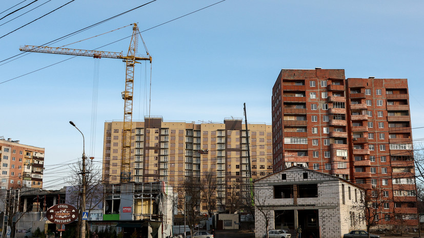 Подмосковные строители завершают восстановление дома в Мариуполе