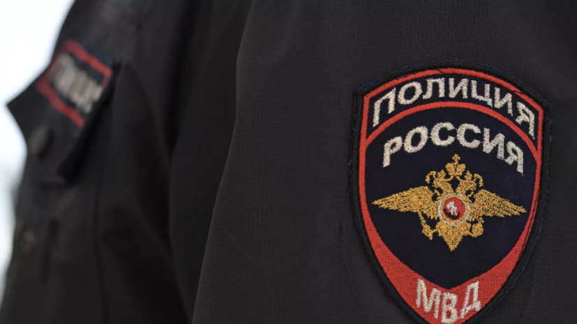 Выселившую троих детей в баню в Ленобласти мать ищет полиция