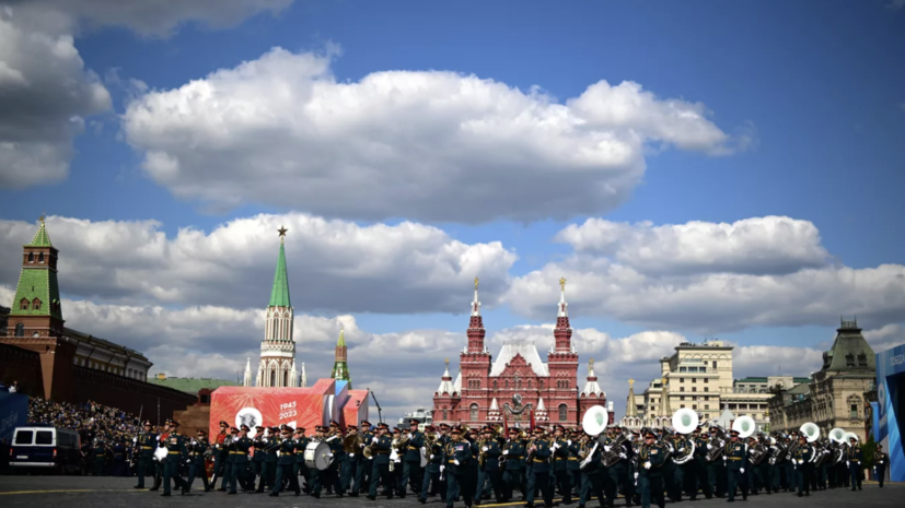 Фицо заявил, что никто не может запретить ему посещать парад Победы в Москве