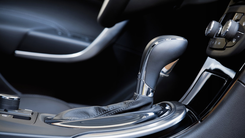 Автоэксперт Константинов рассказал о проблемах с АКП из-за низкого уровня масла