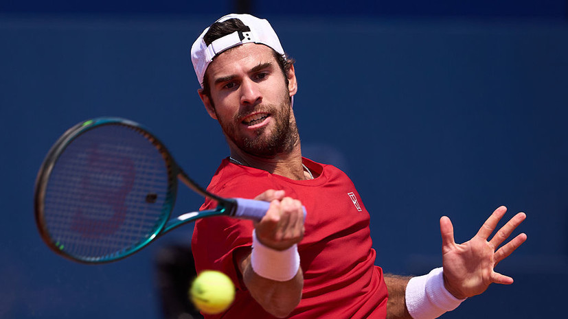 Хачанов обыграл Давидовича-Фокину и вышел в полуфинал турнира ATP в Барселоне