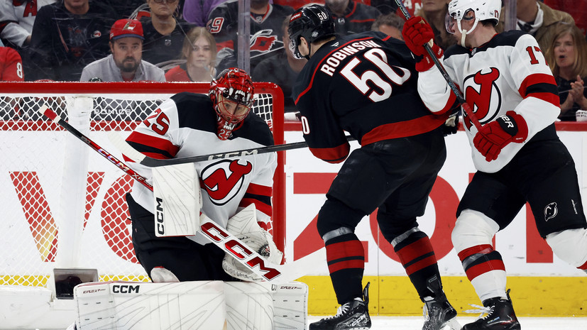 «Каролина» обыграла «Нью-Джерси» во втором матче серии плей-офф НХЛ, у Орлова — ассист