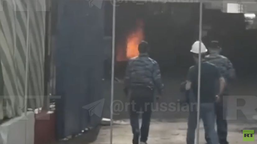 МЧС: на подземной парковке ТЦ «Афимолл Сити» в Москве загорелся автомобиль
