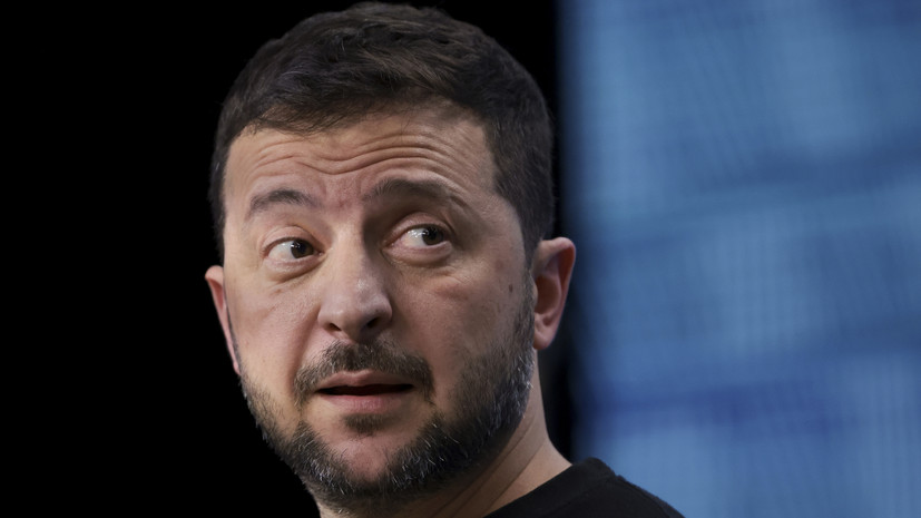 Зеленский уволил главу военной администрации подконтрольного Киеву Херсона