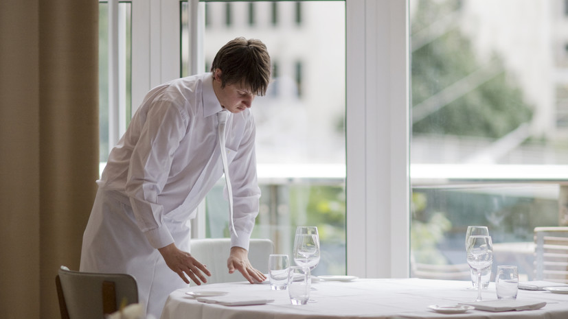 Подростки из Петербурга чаще всего ищут работу в сфере обслуживания