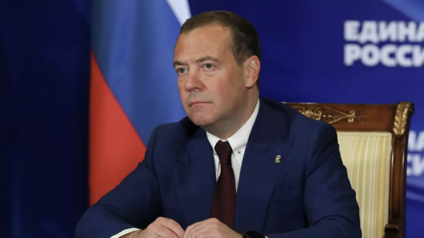 Медведев: Россия снова борется с нацизмом, который уже «в новой маске»