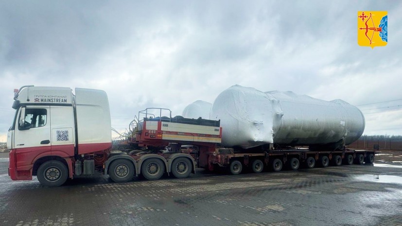 В Кировской области обследуют просевший из-за перегруженного автопоезда мост