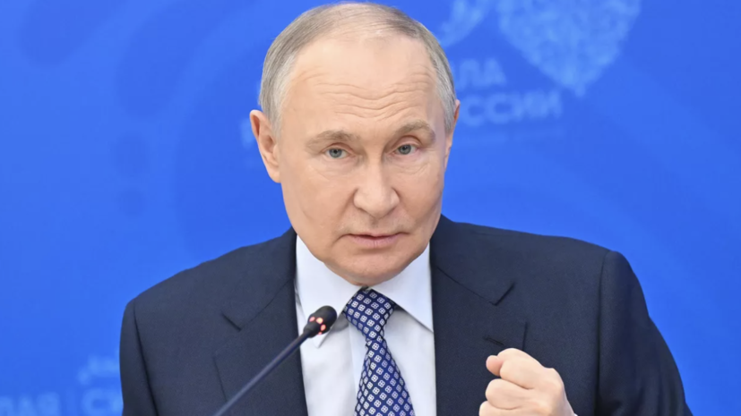 Песков назвал инициативой Путина перемирие в зоне СВО в дни 80-летия Победы
