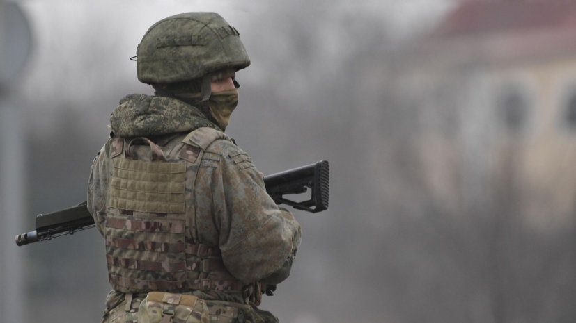 Боец с сослуживцем под обстрелом ВСУ 4 км несли истекавшего кровью врача