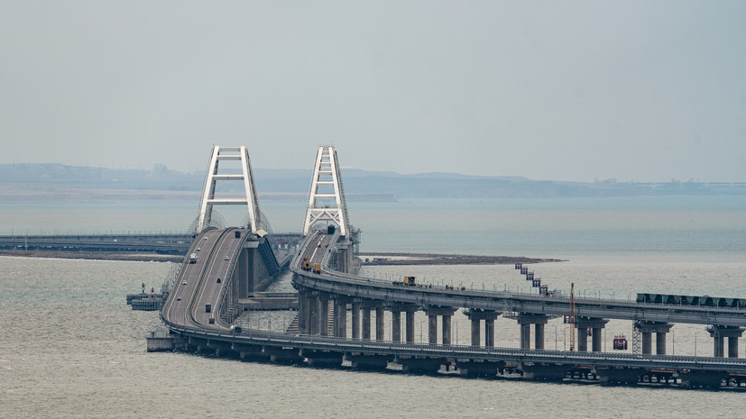 Движение автотранспорта по Крымскому мосту временно перекрыто