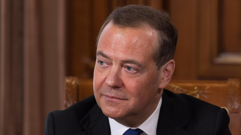 Медведев высказался о западном принципе «мир через силу»
