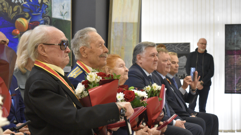 Ветеранам Твери вручили знаки почётного гражданина города