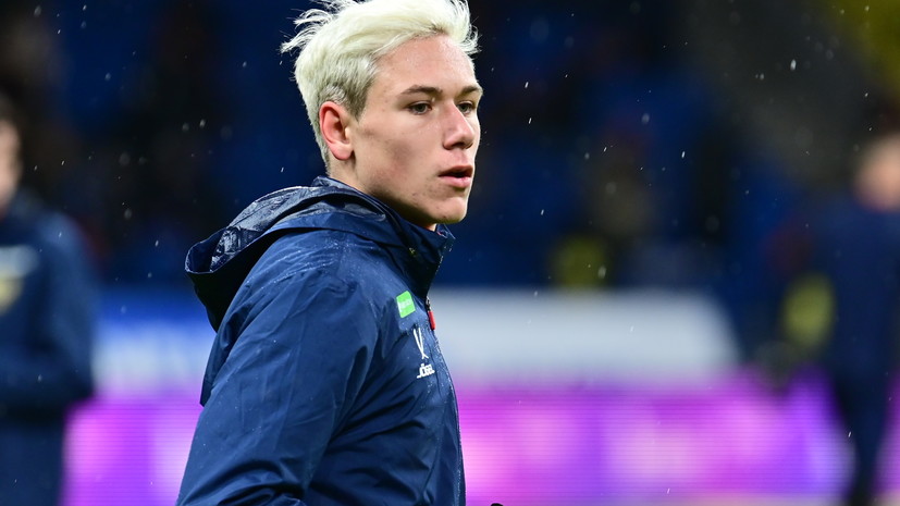 Батраков вместе с болельщиками смотрит матч «Локомотив» — «Ростов»