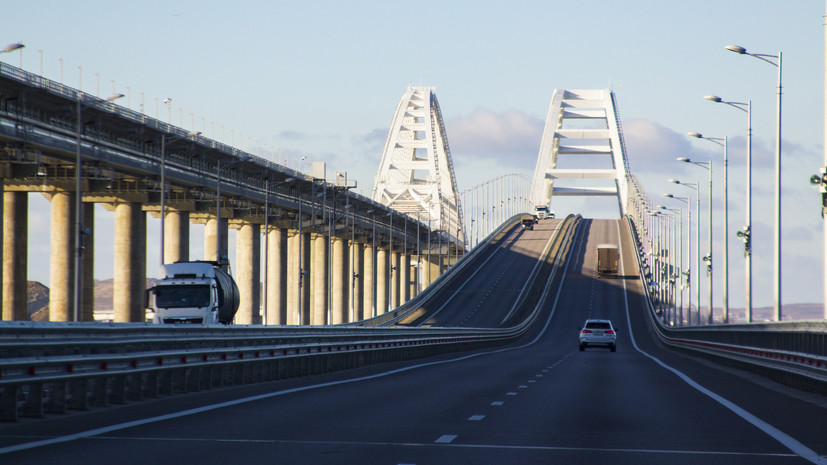 Очередь перед Крымским мостом сократилась до 680 автомобилей