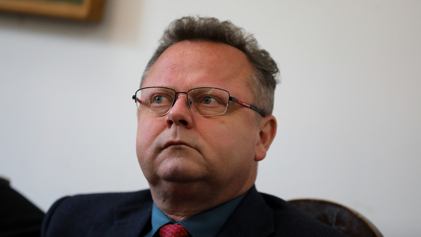 Признавшийся в алкоголизме замглавы МИД Польши второй месяц не выходит на работу