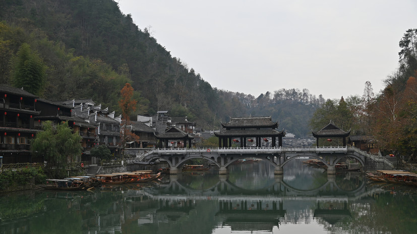 «Синьхуа»: в КНР при опрокидывании судов погибли три человека, пострадали 60