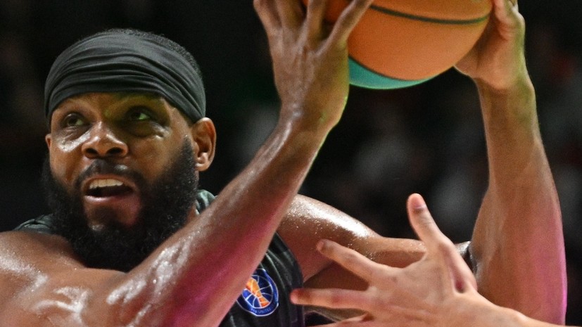 Баскетболист Найт: говорю на трёх языках, а ещё играю на пианино и органе