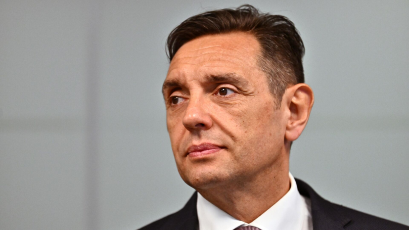 Вице-премьер Сербии Вулин заявил, что посетит Москву 9 мая