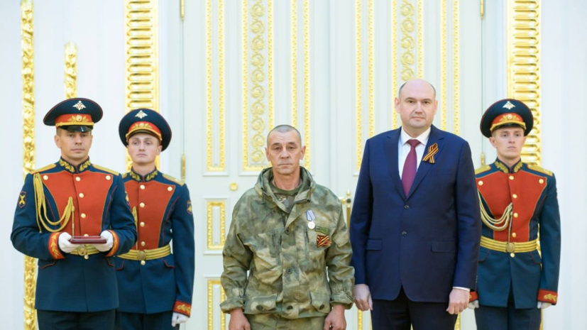 Жителям Оренбуржья вручили государственные и региональные награды