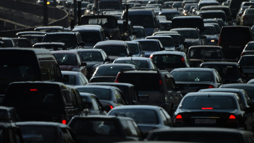 Автоэксперт назвал время выезда с дачи в город, чтобы не попасть в пробки