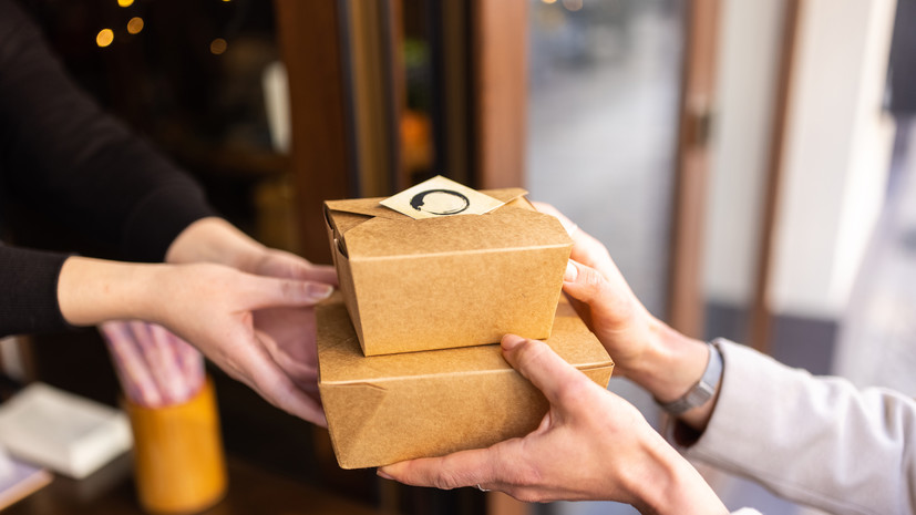 Треть россиян не реже раза в неделю покупают еду навынос