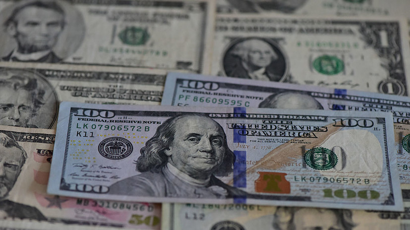 Экономист Лобода: у россиян упал интерес к валютам недружественных стран