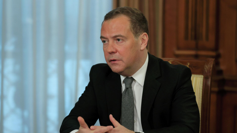 Медведев назвал МУС «гаагским убожеством» и примером «полного фиаско»