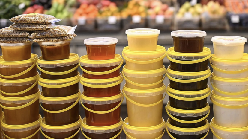 Участники московских ярмарок продолжают помогать бойцам СВО