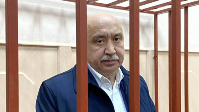 Экс-ректору КФУ Гафурову запросили 25 лет колонии по делу об убийстве