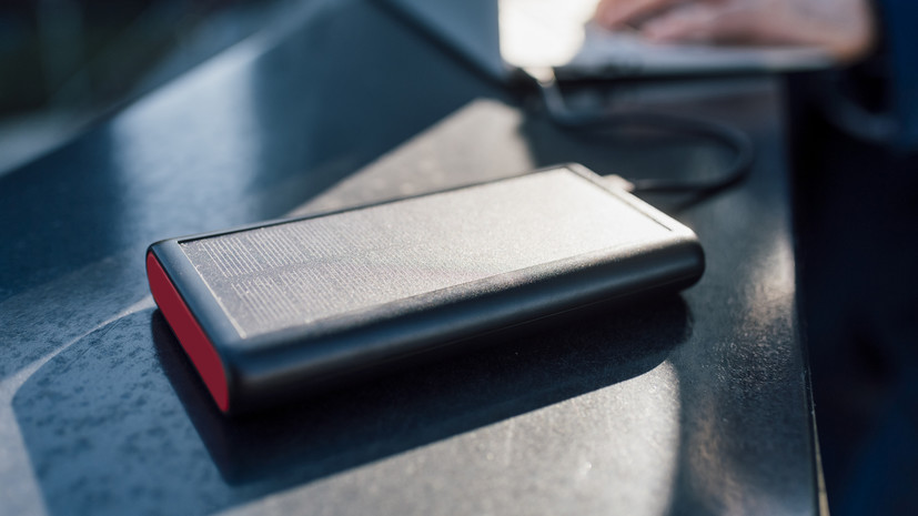 Россиян предупредили о риске возгорания пауэрбанка из-за жары